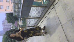 商场一路尾随偷拍❤️两位美女的多毛小黑鲍