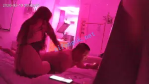 ❤️酒店偷拍❤️黑丝卖淫女一天接好多客人日进斗金(上）