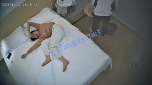 ❤️20251122❤️白嫩眼镜美女阴毛很旺盛缠着男友一天操三场