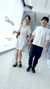 【KFC】白色长裙学生妹和男友逛街·白色内内跟拍前后CD超清